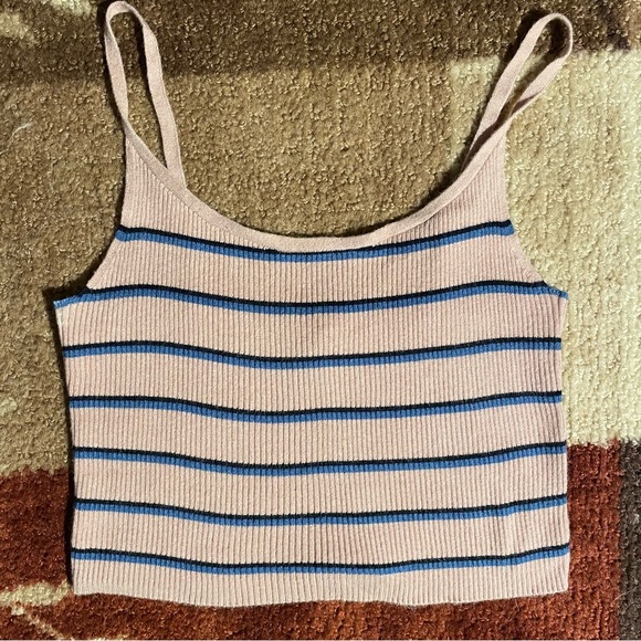Stripe Knit Crop Top - Picture 6 of 8